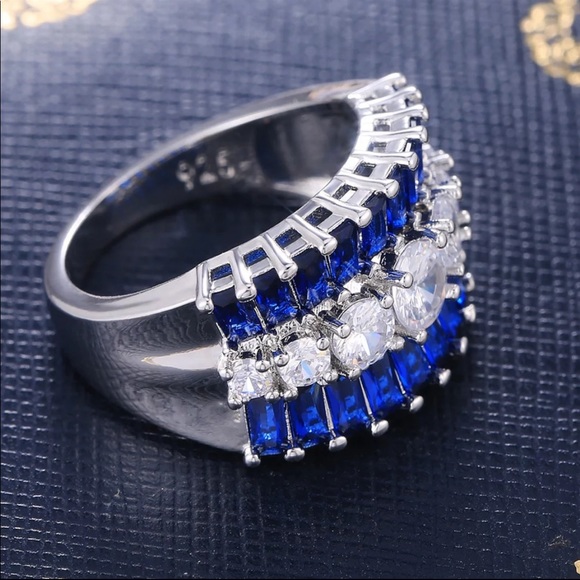 New Luxury 925 Silver Sapphire Beautiful Ring - Picture 2 of 6
